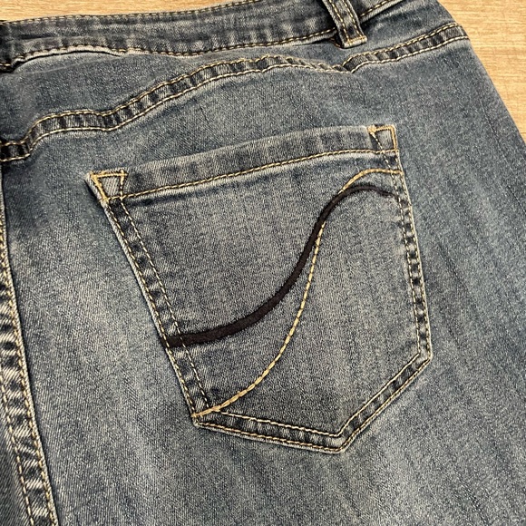 Lane bryant genius fit straight leg medium wash Stretch denim jeans size 18 Reg - Picture 10 of 12